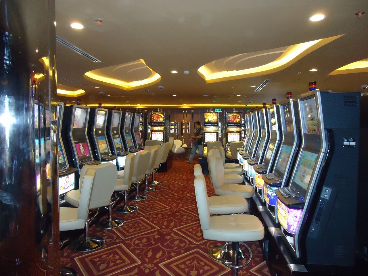 Bingo Casino Club khách sạn Rex